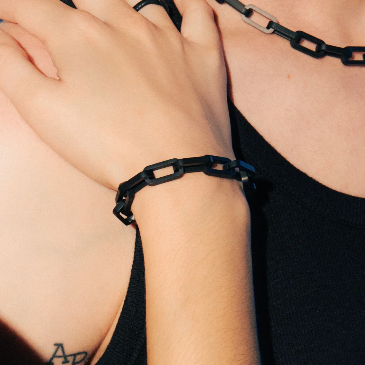 K12 - BLACK BOLD PAPERCLIP BRACELET - 9MM - Image 6
