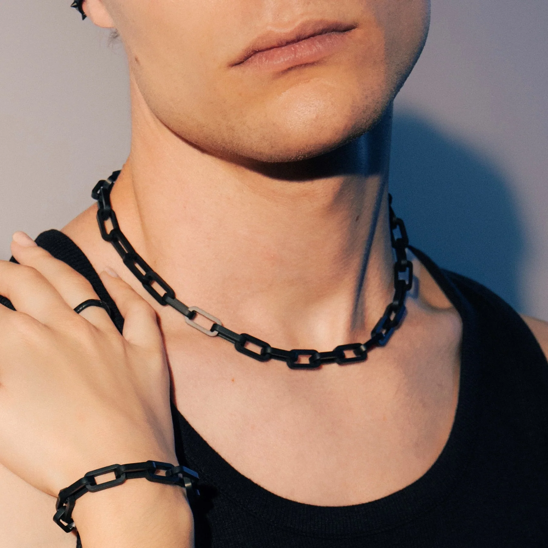 K12 - BLACK BOLD PAPERCLIP CHAIN - 9MM - Image 3