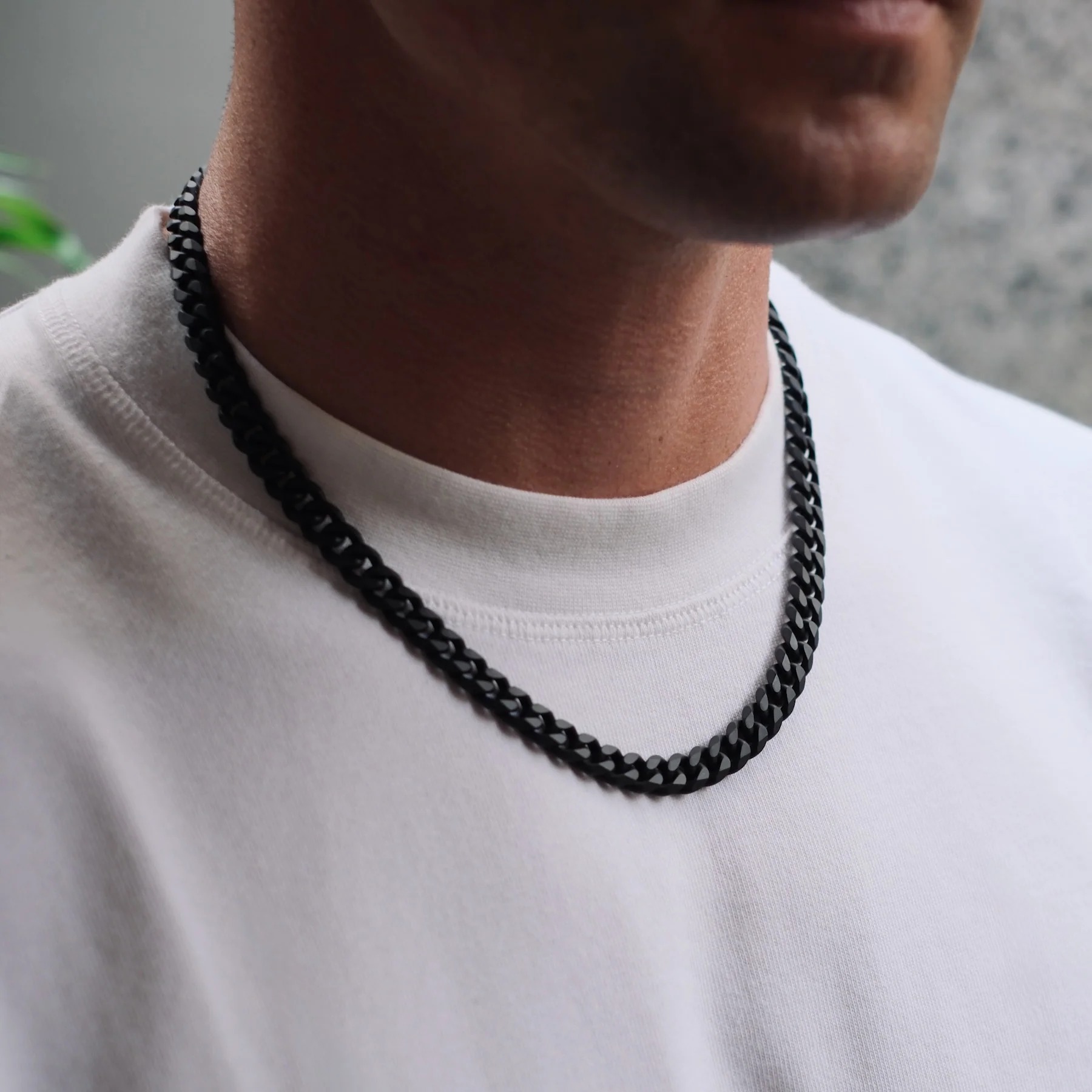 K12 - BLACK CUBAN CHAIN - 8MM - Image 3
