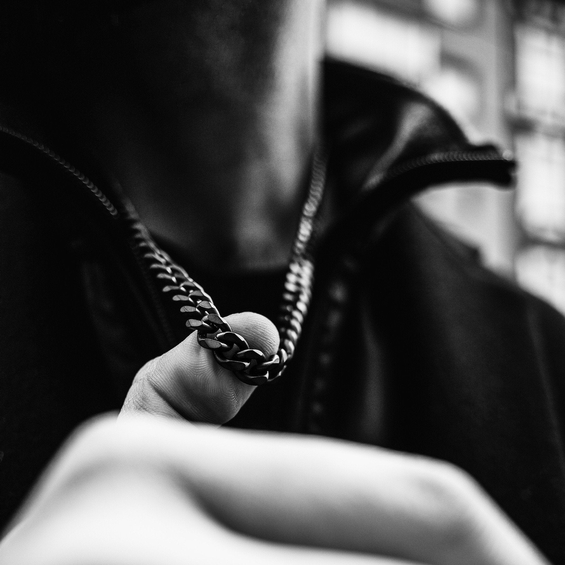 K12 - BLACK CUBAN CHAIN - 8MM - Image 5