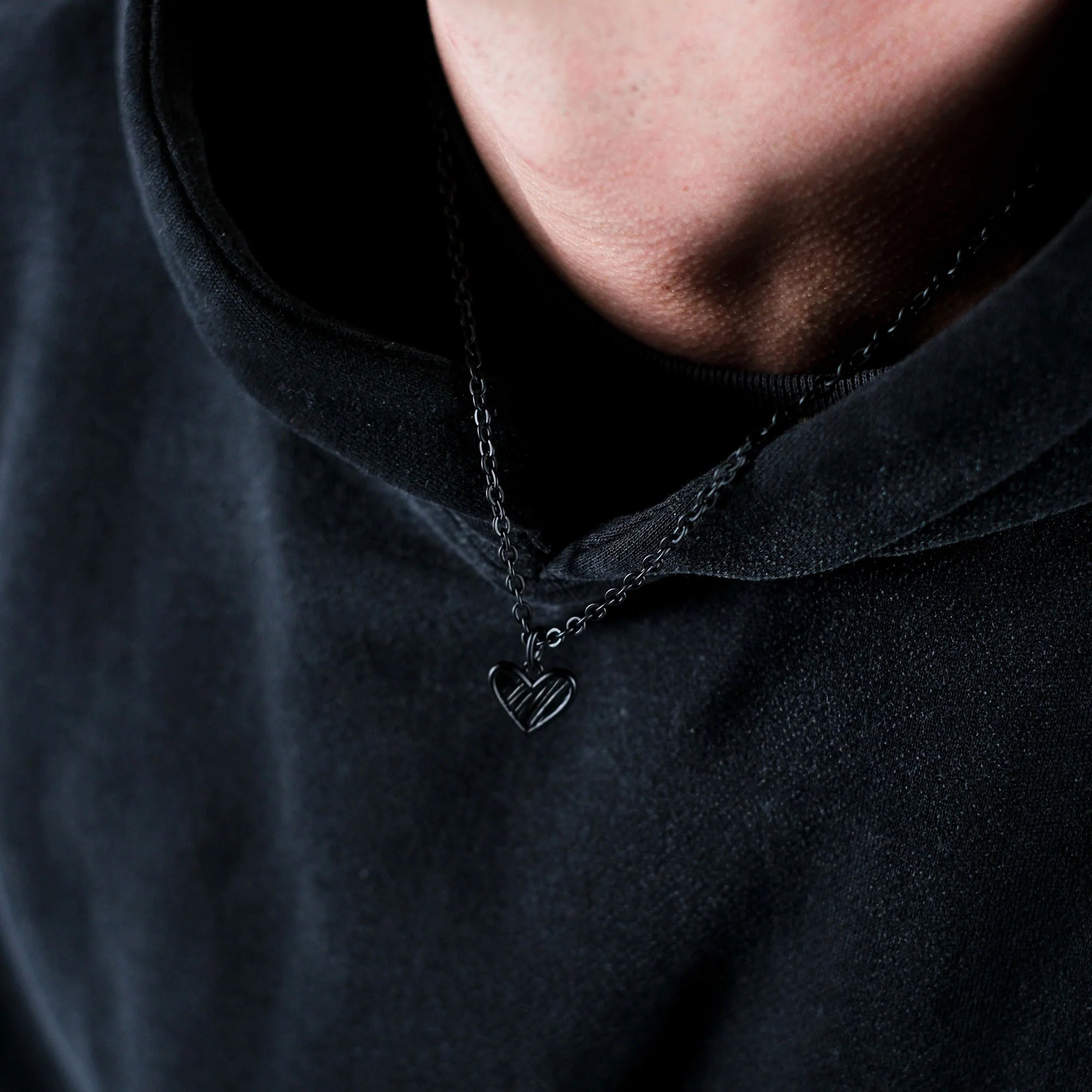 K12 - BLACK HEART - CHAIN - Image 5