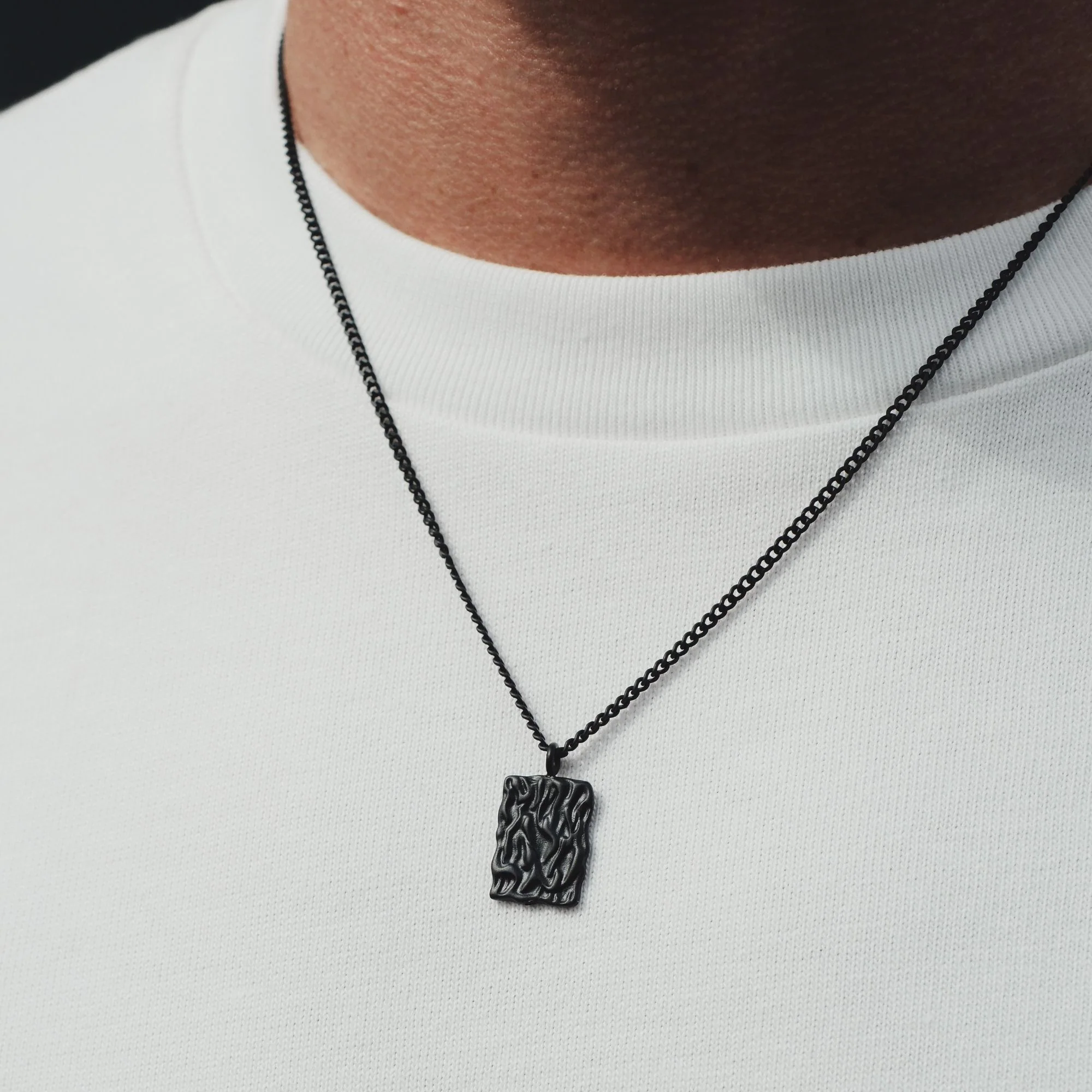 K12 - BLACK WAVY CHAIN - Image 3