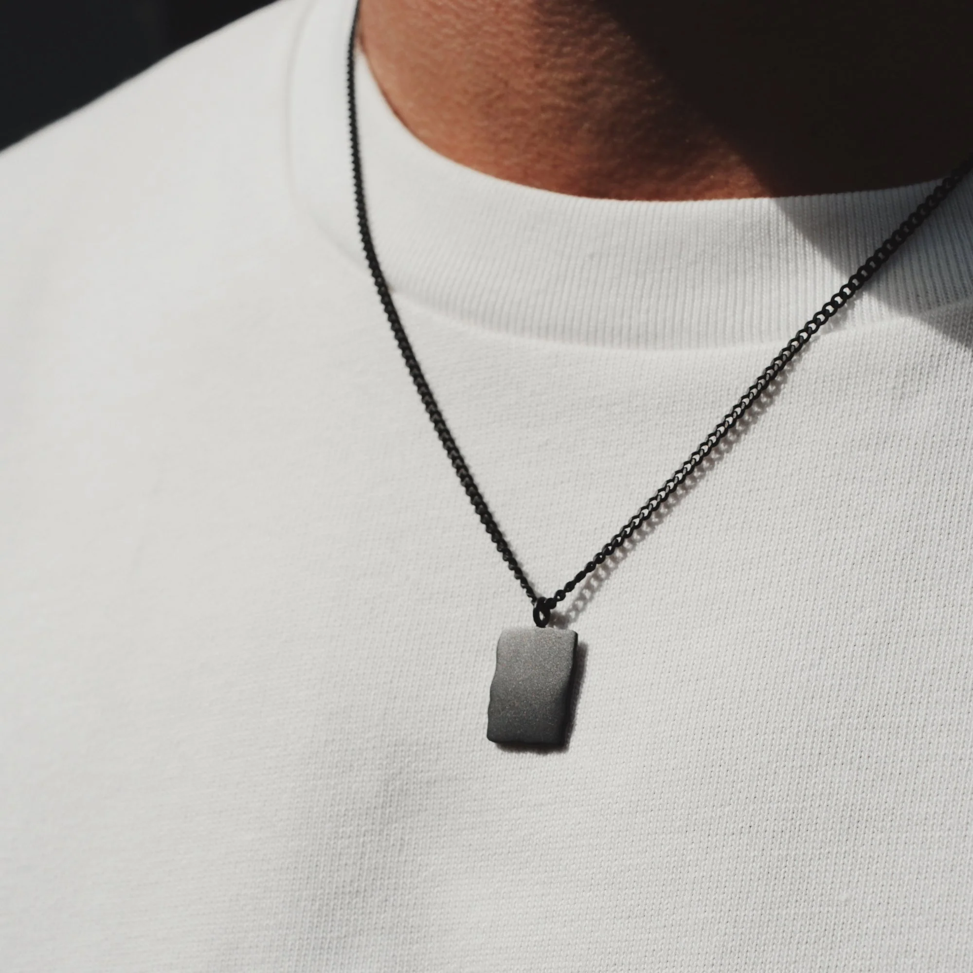 K12 - BLACK WAVY CHAIN - Image 4