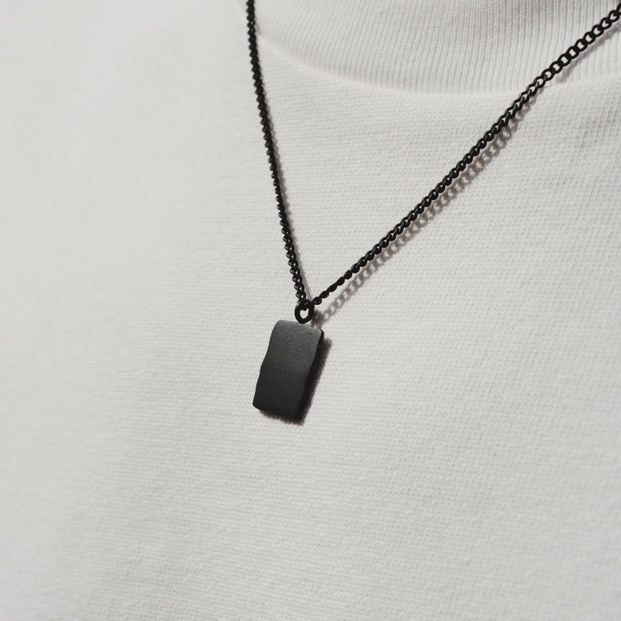 K12 - BLACK WAVY CHAIN - Image 6