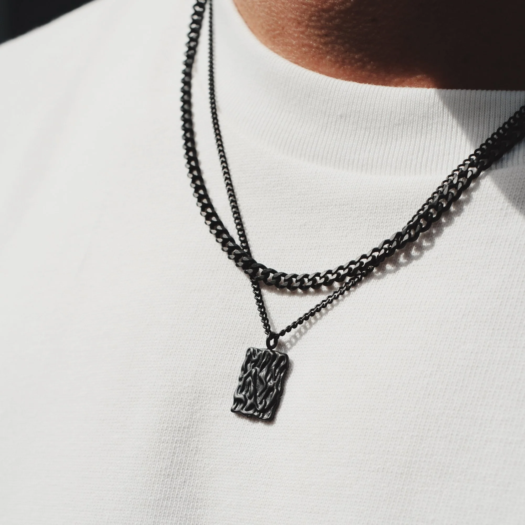 K12 - BLACK WAVY CHAIN - Image 8