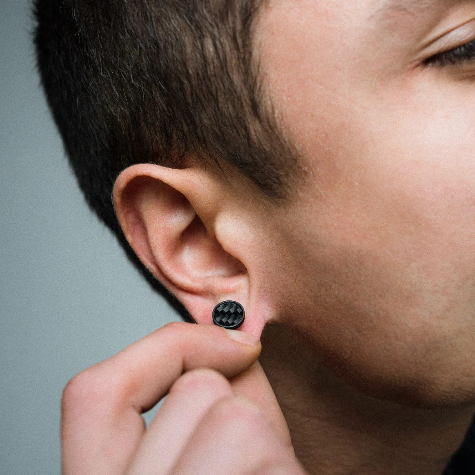 K12 - CARBON STUD EARRING - Image 3