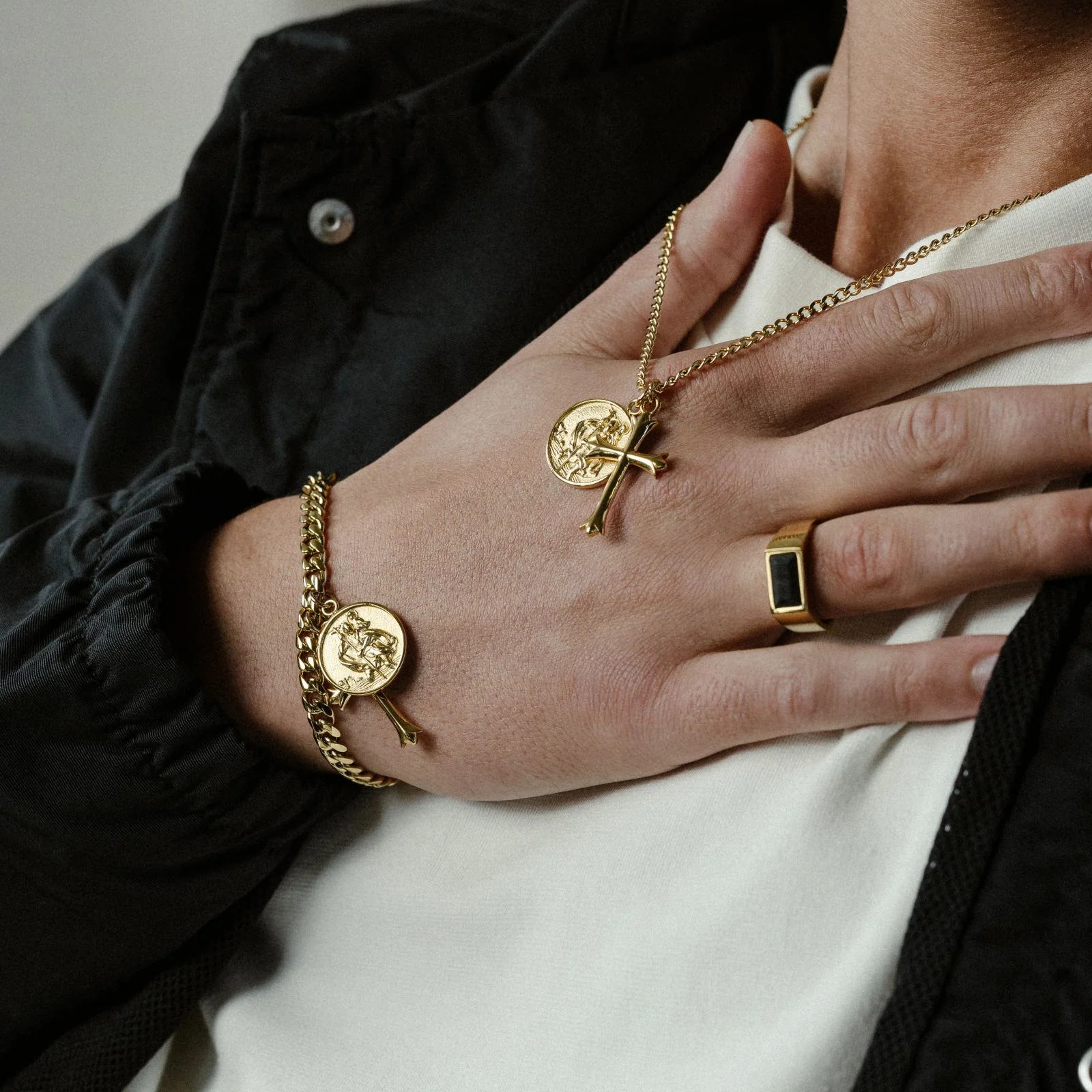 K12 - GOLD FORGED SIGNET RING - Image 3