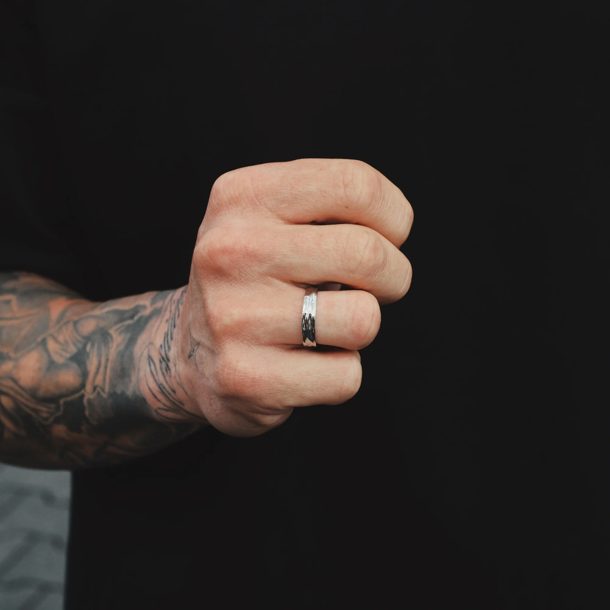 K12 - SILVER HAMMERED RING - Image 5