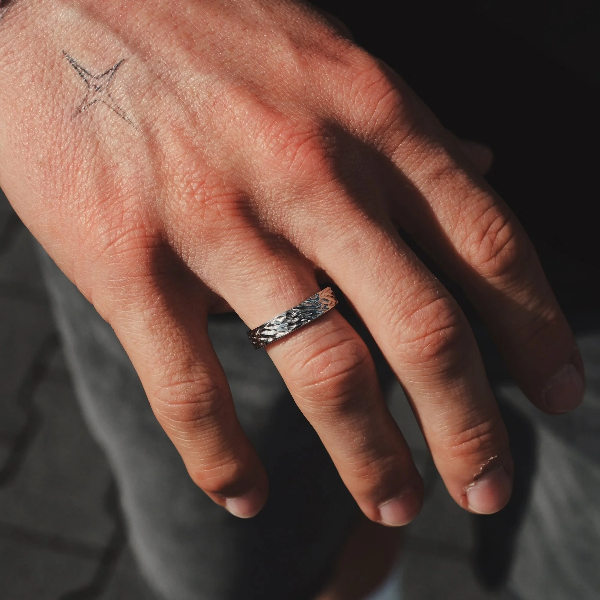 K12 - SILVER WAVY RING - Image 6